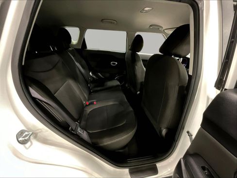 Used 2016 Kia Soul FWD image 25