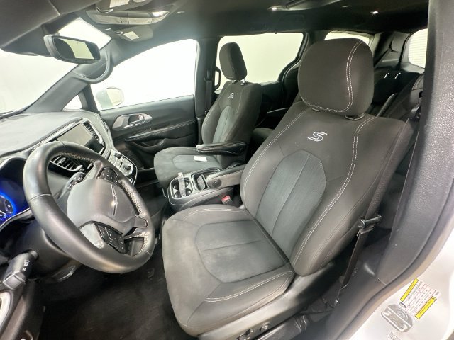 Used 2021 Chrysler Pacifica Touring w/ S Appearance Package FWD image 15