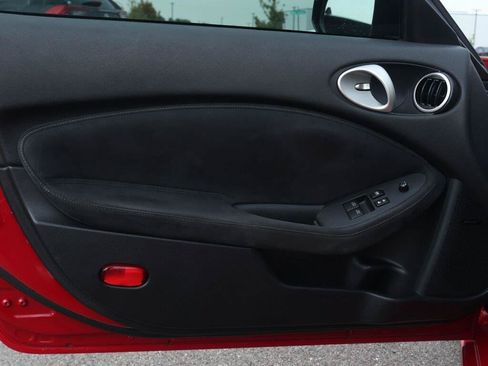 Used 2014 Nissan 370Z Touring w/ Navigation Package RWD image 13