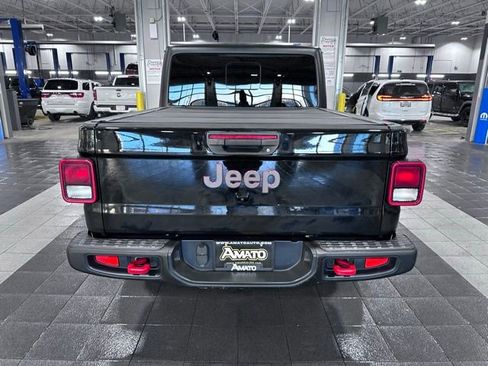 Used 2023 Jeep Gladiator Rubicon w/ Cold Weather Group image 7
