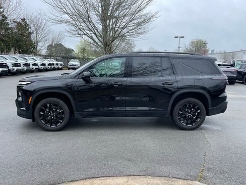 Used 2024 Chevrolet Traverse LT w/ Midnight/Sport Edition image 4