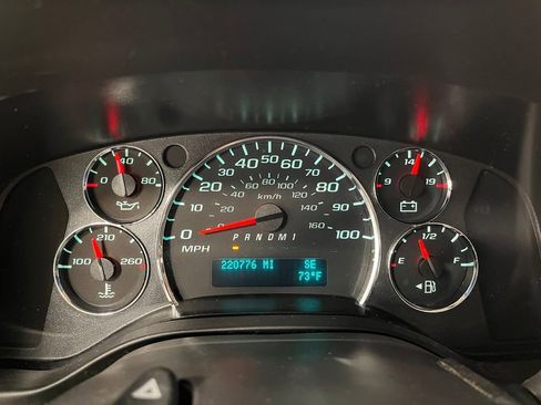 Used 2010 Chevrolet Express 2500 LT w/ LT Preferred Equipment Group RWD image 15