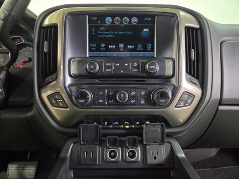 Used 2018 Chevrolet Silverado 2500 High Country w/ Duramax Plus Package AWD/4WD image 21