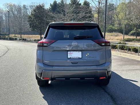 Certified 2025 Nissan Rogue SL AWD/4WD image 8