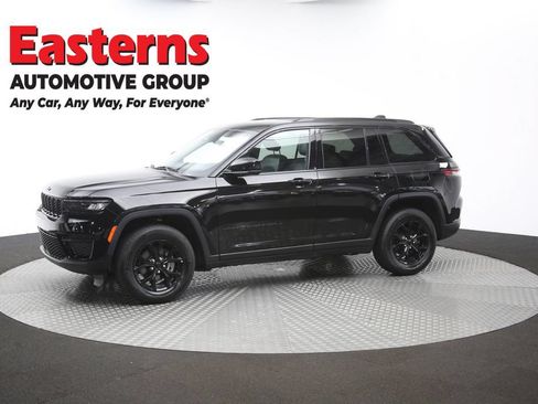Used 2025 Jeep Grand Cherokee Altitude AWD/4WD image 58