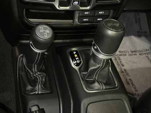 Used 2022 Jeep Wrangler Unlimited Sahara w/ Cold Weather Group image 29