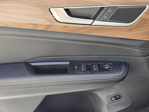 Certified 2026 Volkswagen Atlas SE w/ Panoramic Sunroof Package FWD image 30