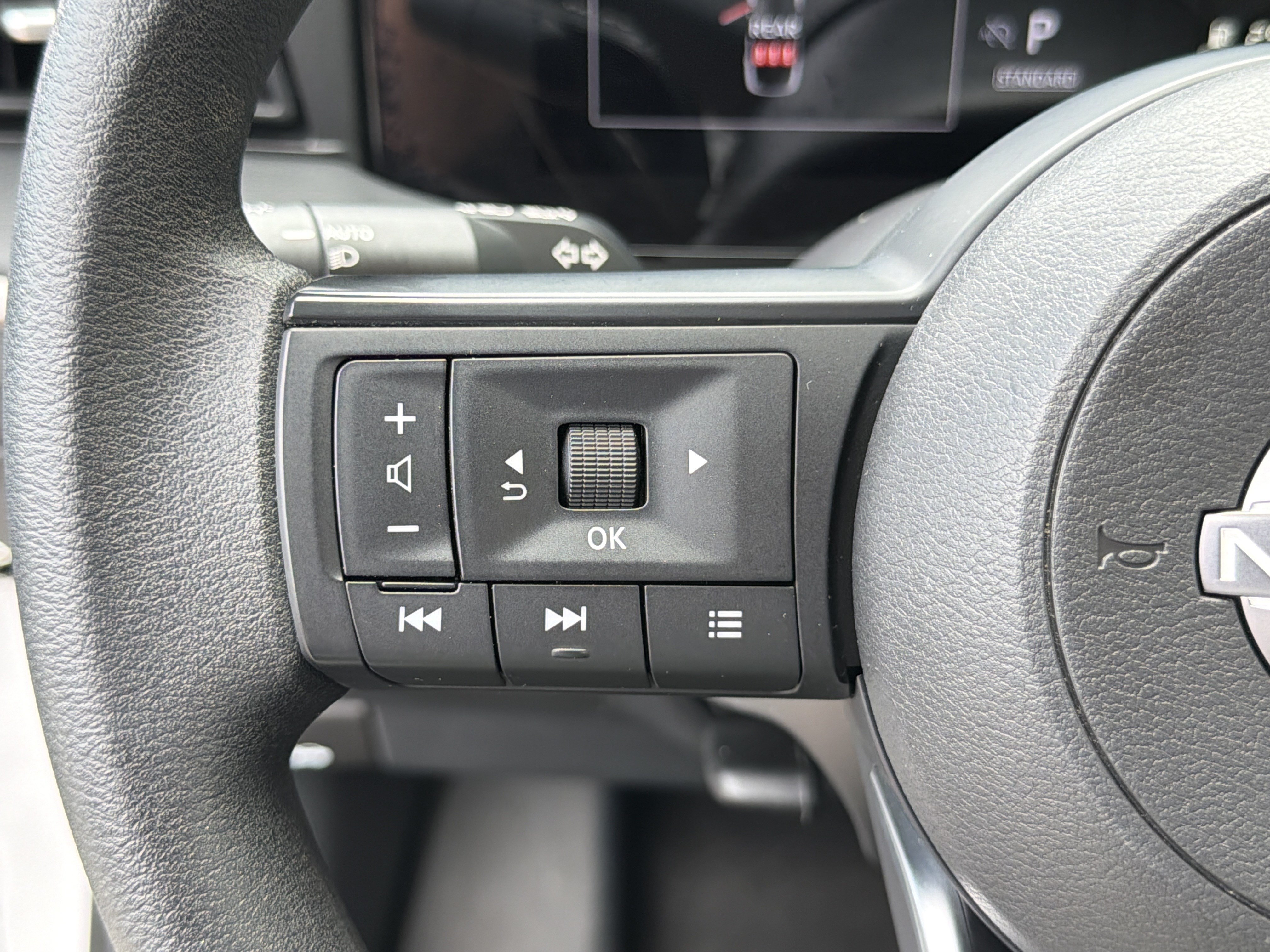 Used 2025 Nissan Kicks S FWD image 25