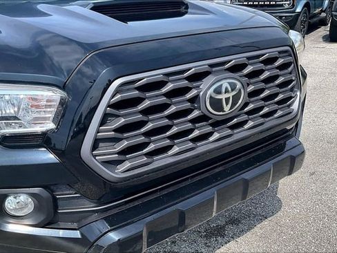 Used 2020 Toyota Tacoma TRD Sport w/ Technology Package AWD/4WD image 32