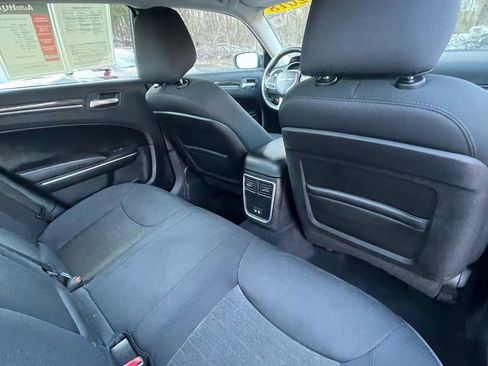 Used 2018 Chrysler 300 Touring w/ Sport Appearance Package image 25