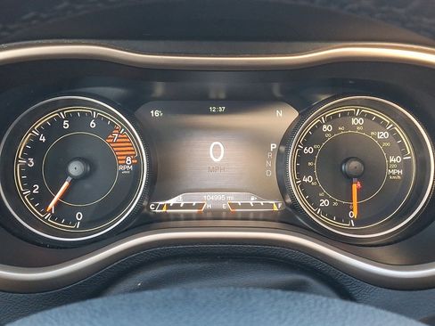 Used 2018 Jeep Cherokee Limited image 22