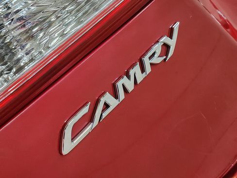 Used 2013 Toyota Camry SE image 25