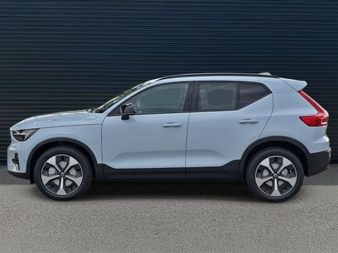 New 2026 Volvo XC40 B5 Plus w/ Protection Package Premier image 3