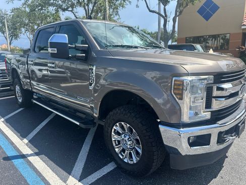 Used 2019 Ford F250 XLT w/ XLT Premium Package AWD/4WD image 1