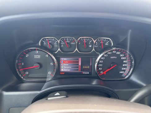 Used 2015 GMC Sierra 1500 SLT w/ SLT Crew Cab Value Package AWD/4WD image 24