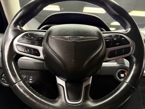 Used 2019 Chrysler 300 Touring w/ Sport Appearance Package RWD image 23