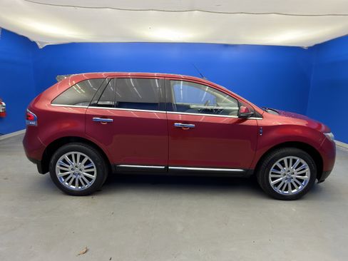 Used 2012 Lincoln MKX FWD image 8