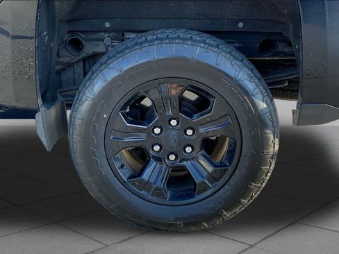 Used 2017 Chevrolet Silverado 1500 LTZ Z71 w/ LTZ Plus Package AWD/4WD image 11