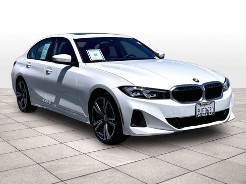 Used 2023 BMW 330i Sedan w/ Premium Package RWD image 2