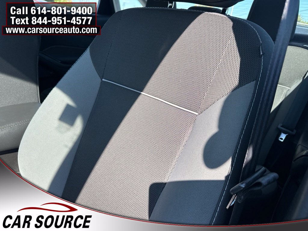 Used 2013 Ford Focus SE FWD image 14