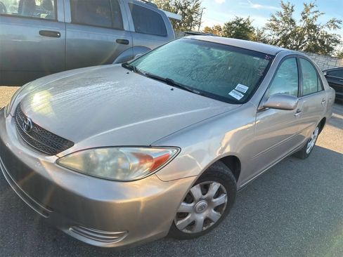Used 2002 Toyota Camry LE w/ Pkg 1 FWD image 1