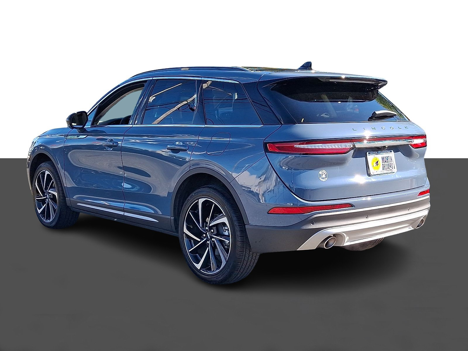 Used 2025 Lincoln Corsair Reserve AWD/4WD image 4