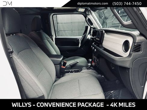 Used 2024 Jeep Wrangler Unlimited AWD/4WD image 20
