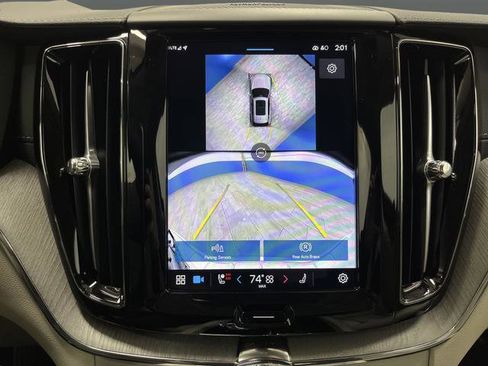 Used 2025 Volvo XC60 B5 Ultra w/ Protection Package Premier image 11