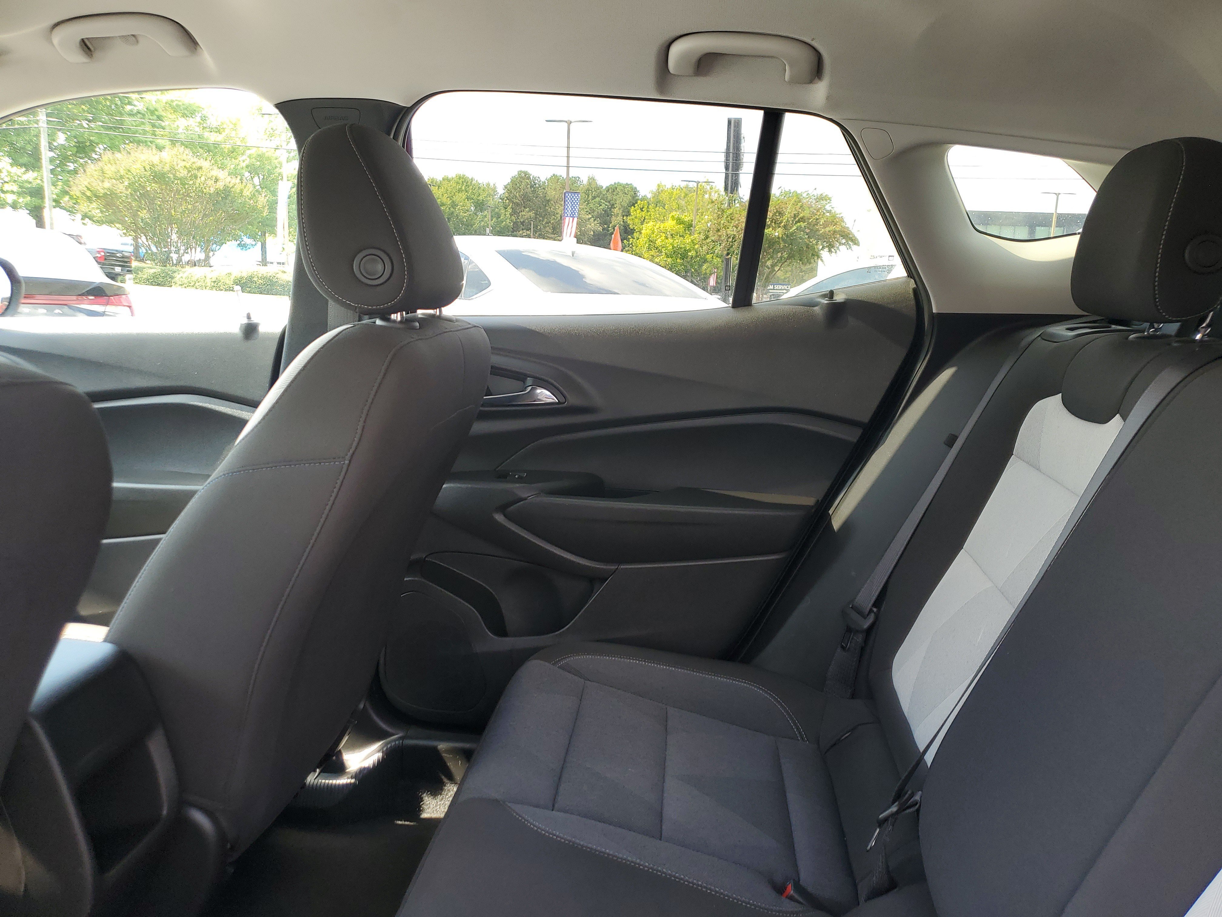 Used 2025 Chevrolet Trax LS FWD image 11