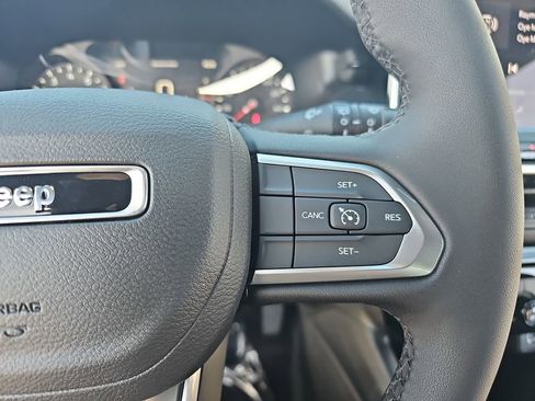 New 2026 Jeep Compass Latitude image 17