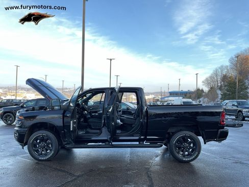 Used 2025 RAM 2500 Big Horn image 34