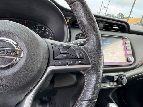 Used 2021 Nissan Kicks SR w/ SR Premium Package image 16