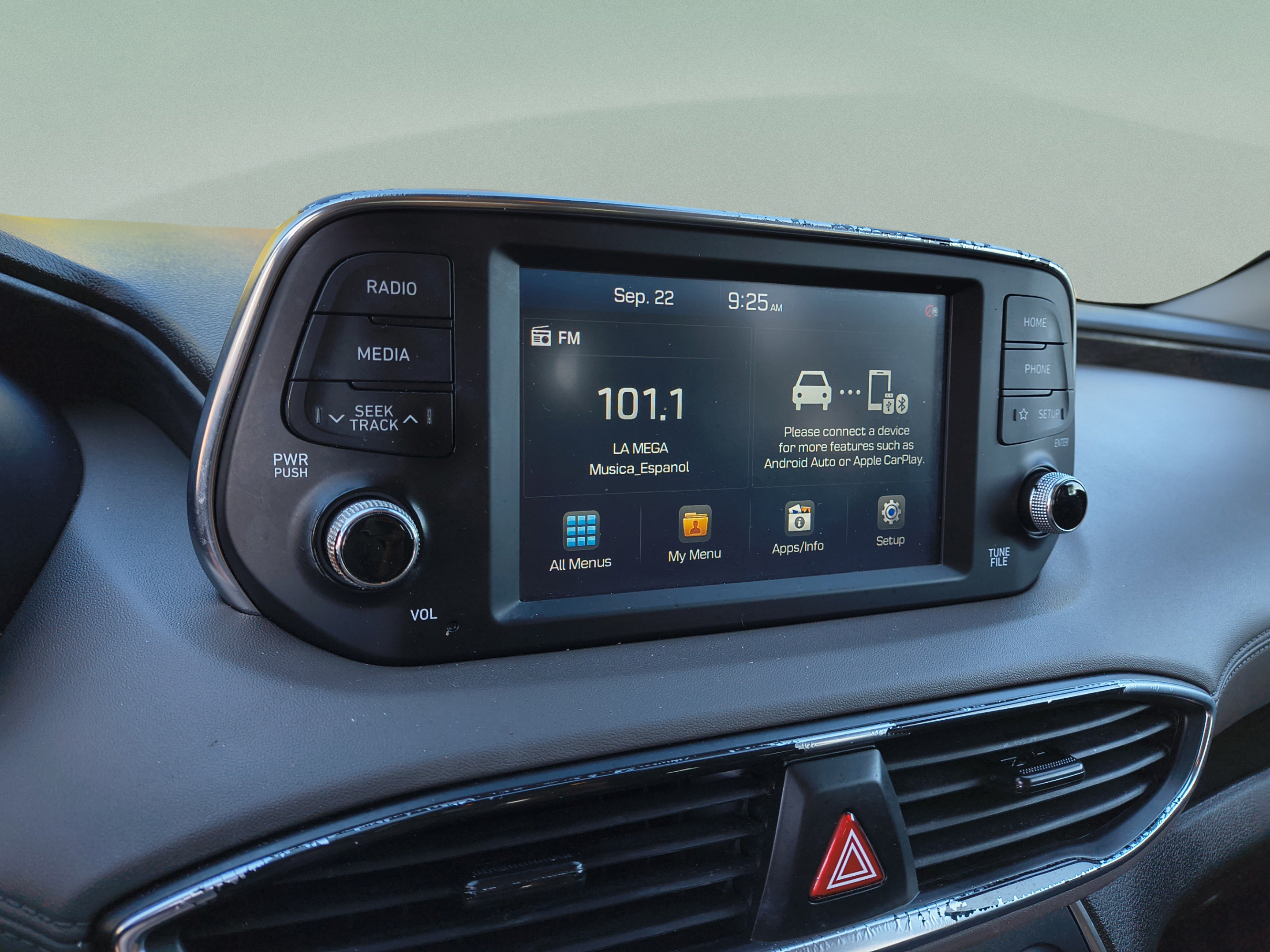Used 2020 Hyundai Santa Fe SEL FWD image 23