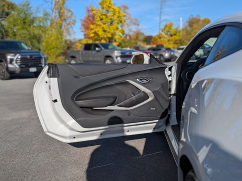 Used 2023 Chevrolet Camaro LT w/ RS Package image 32
