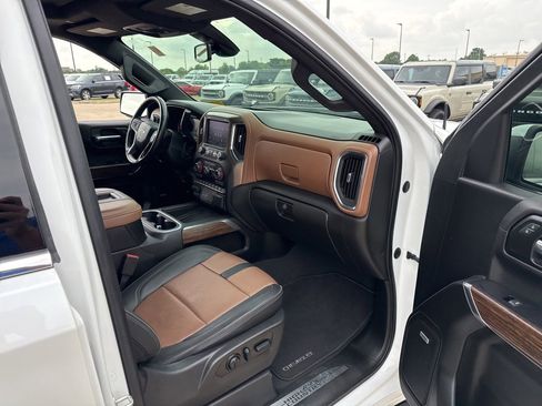 Used 2022 Chevrolet Silverado 1500 High Country w/ Safety Package II AWD/4WD image 14