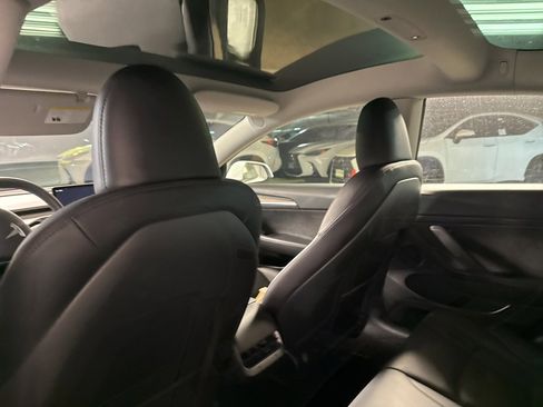 Used 2023 Tesla Model 3 Standard Range image 11