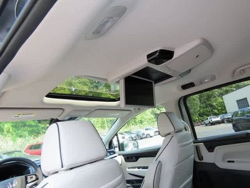 New 2026 Honda Odyssey Touring image 17