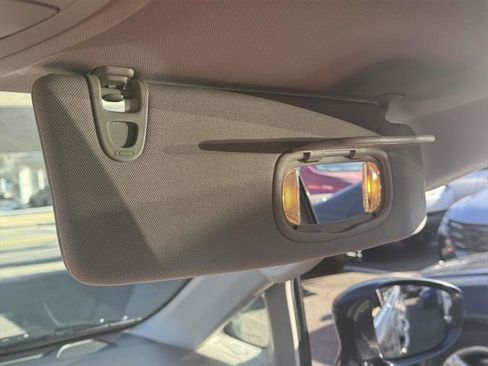 Used 2019 Chrysler Pacifica Touring-L image 28