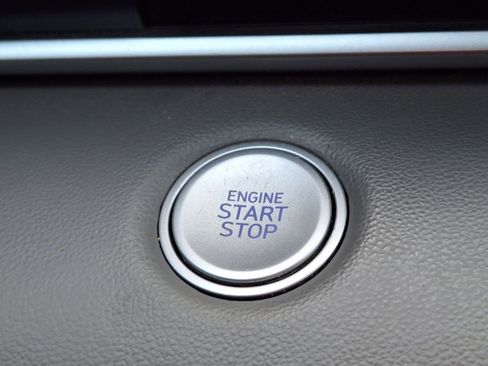 Certified 2023 Hyundai Elantra SEL image 22