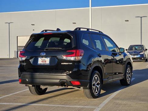 Certified 2023 Subaru Forester Premium image 4