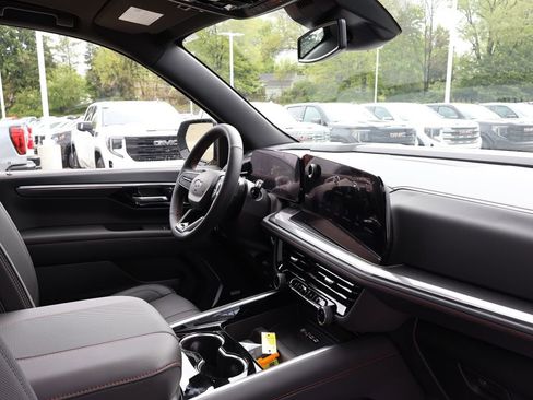 New 2026 Chevrolet Suburban RST w/ RST Capability Package AWD/4WD image 48