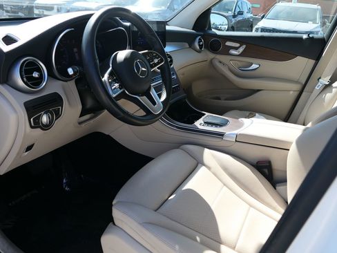 Used 2022 Mercedes-Benz GLC 300 4MATIC w/ Premium Package Lite image 12