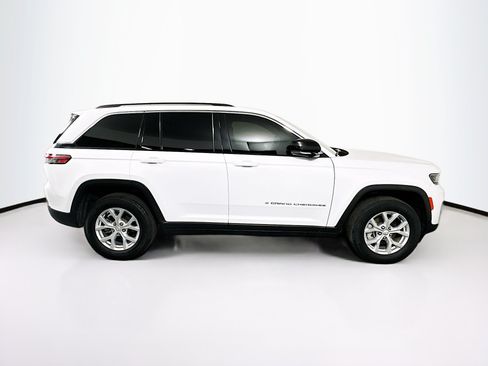 Used 2023 Jeep Grand Cherokee Limited AWD/4WD image 10