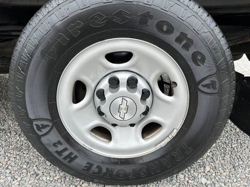 Used 2017 Chevrolet Express 2500 image 14