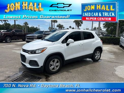 Used 2020 Chevrolet Trax LS FWD image 2