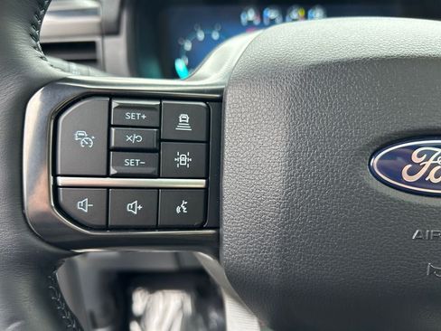 Used 2025 Ford F150 Platinum AWD/4WD image 17