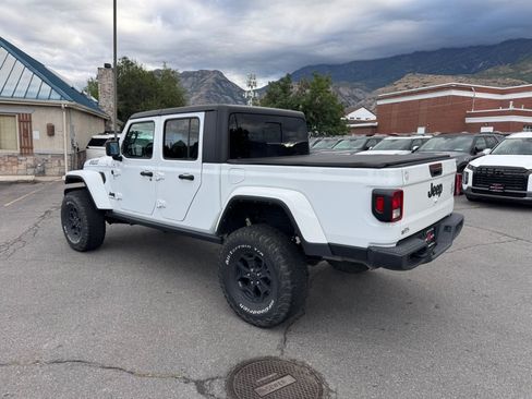 Used 2022 Jeep Gladiator Sport AWD/4WD image 3