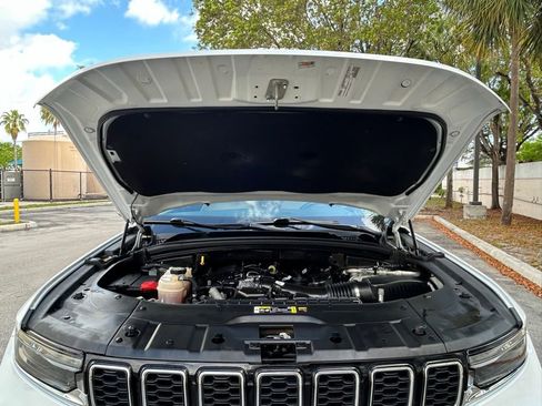 Used 2022 Jeep Grand Cherokee L Limited RWD image 31