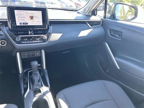 Used 2023 Toyota Corolla Cross LE image 18