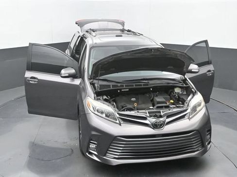 Used 2019 Toyota Sienna Limited FWD image 34